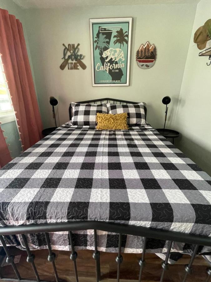 Millz Manor Hotel Fall River Mills Luaran gambar